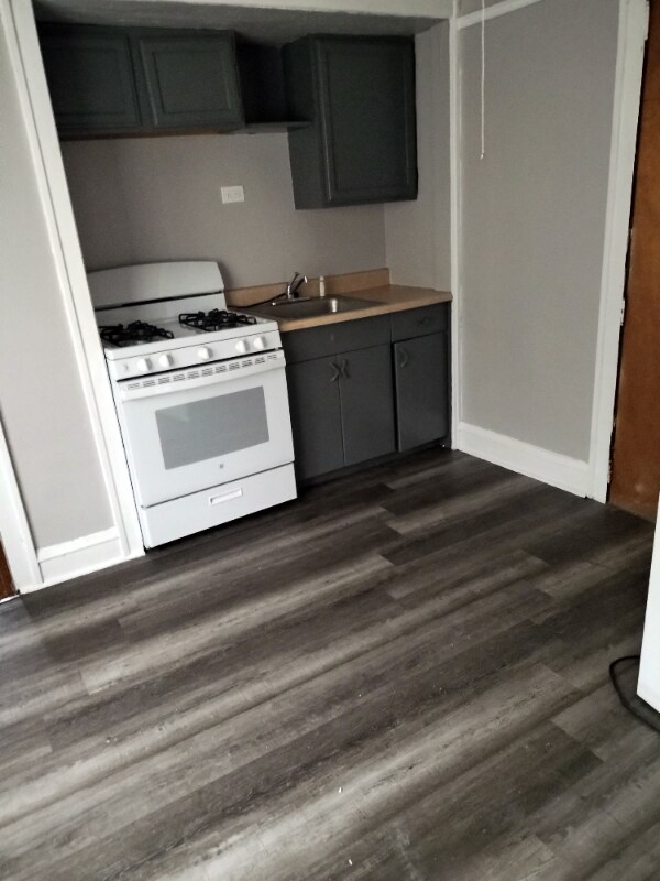 Foto del edificio - 1650 W 82nd St