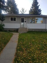 Building Photo - 44 Birch Dr