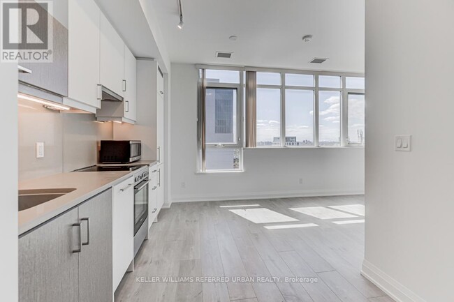 Building Photo - 181-U181 Huron St
