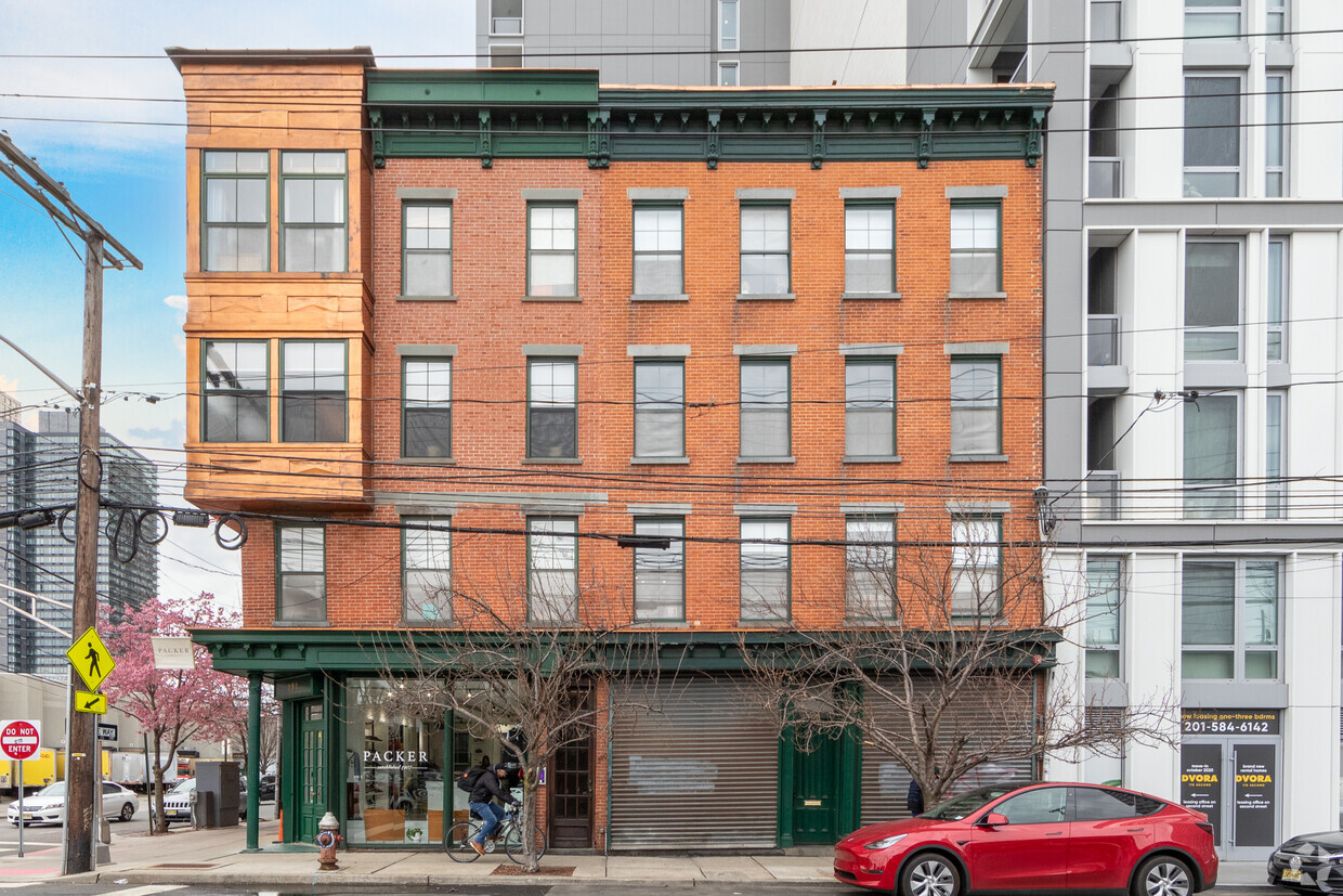 Building Photo - Olde Hudson Brownstone Condos