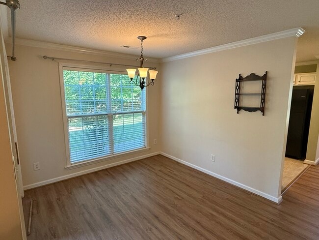 Foto del edificio - 130 Shallowford Reserve Dr