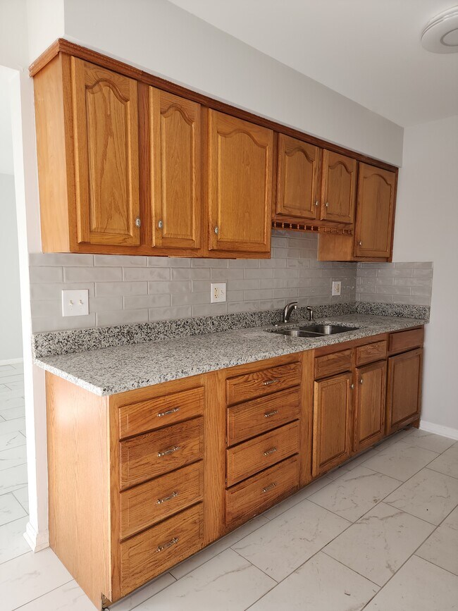 Photo - 1342 Kingsbury Dr Apartment