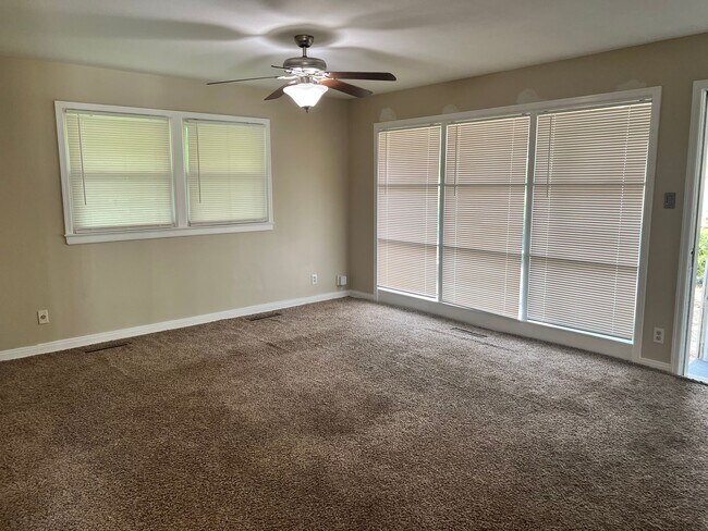 Foto del edificio - Hikes Point Charmer