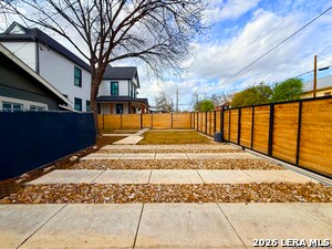 Foto del edificio - 630 E Carson St