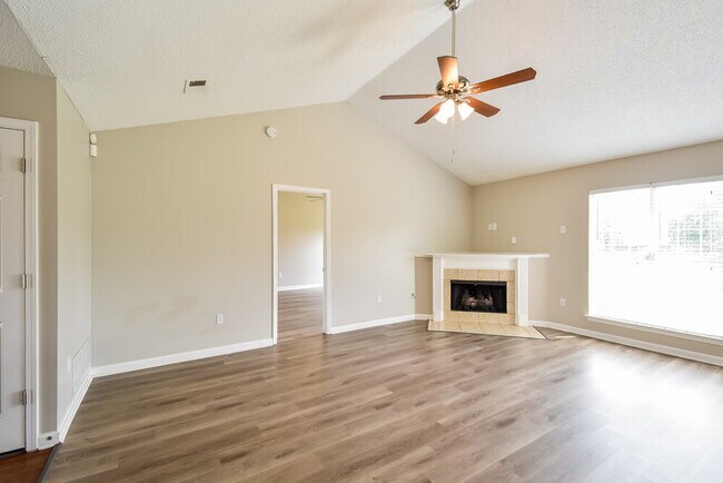 Foto del edificio - 8416 Berkley Dr