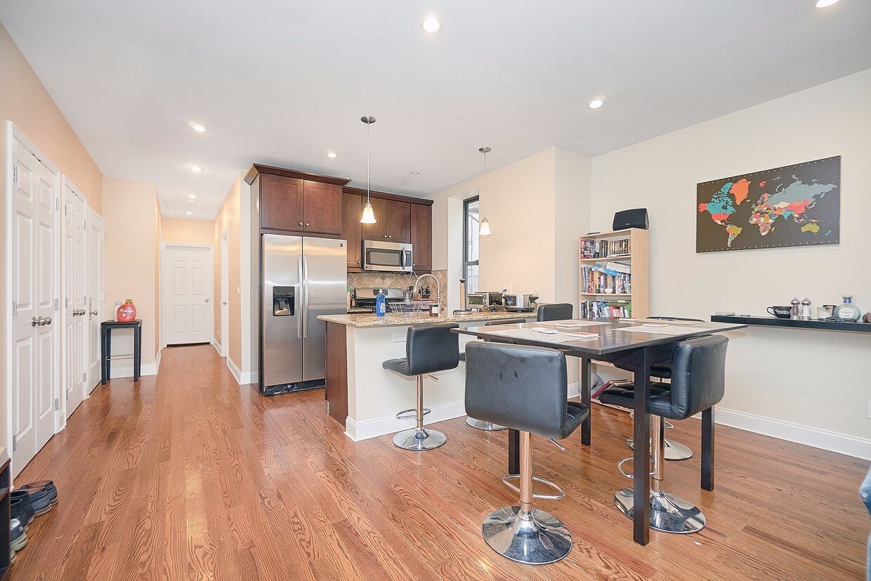 Primary Photo - 280 West 115th Street