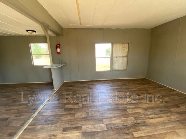 Building Photo - 8086 Heck Dr