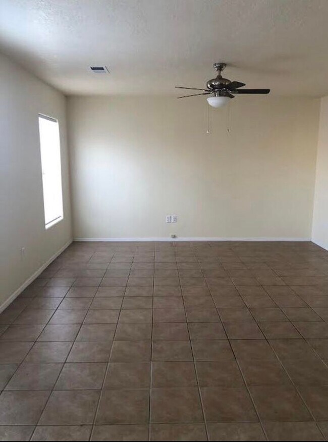 Foto del edificio - Spacious 5-Bedroom Home in Enchanted Hills – Rio Rancho