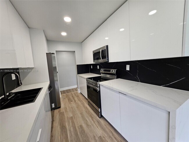 Foto del edificio - 2865 NE 13th Ave