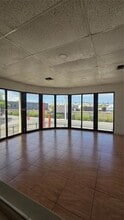 Building Photo - 3396 NW S River Dr