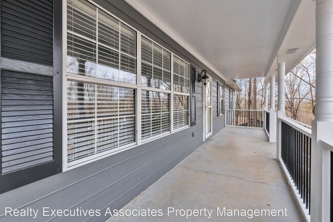 Building Photo - 3 br, 2 bath House - 152 White Loop Road