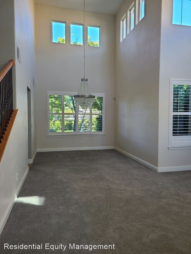 Building Photo - 4 br, 3 bath House - 1780 Langholm Way