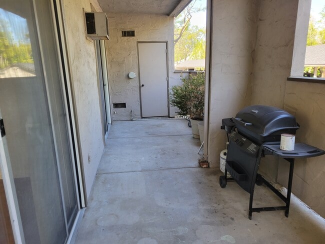 Building Photo - 125 Hobson St