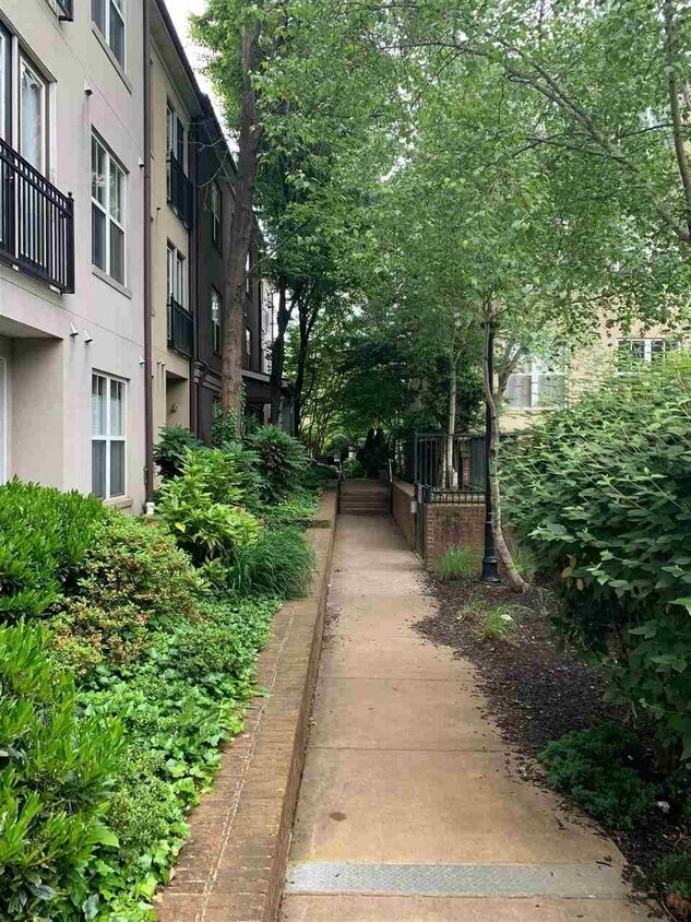 Building Photo - 765 Walker Square