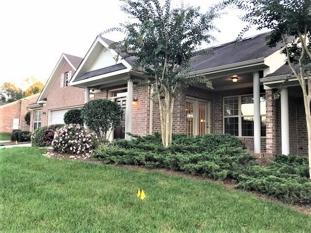 Primary Photo - NW Brick Townhome, Granite Counter-Tops, W...