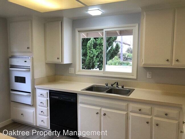 Foto del edificio - 4 br, 2 bath House - 2934 Surfrider Avenue