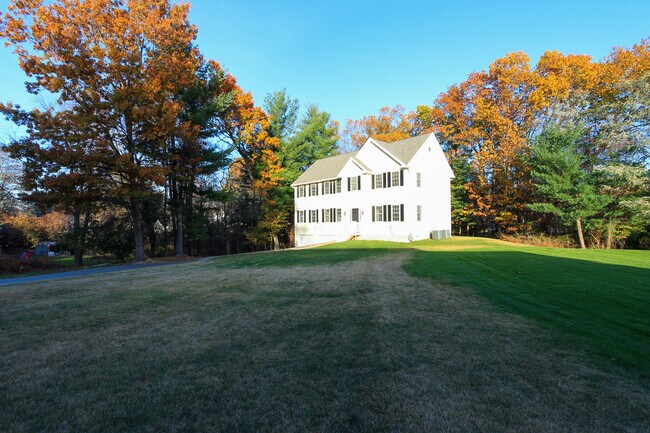 Building Photo - 18 Berry Rd