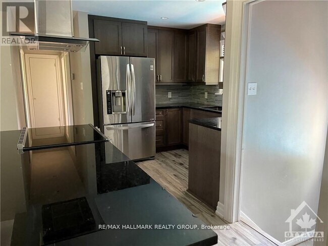 Building Photo - 38 Capilano Dr