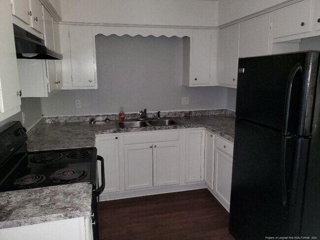 Foto del edificio - 819 Ridge Rd