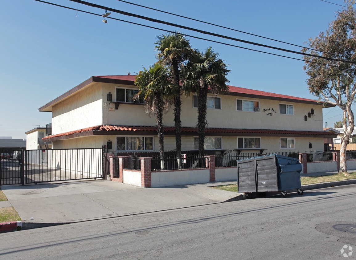 Primary Photo - Beach Apartments