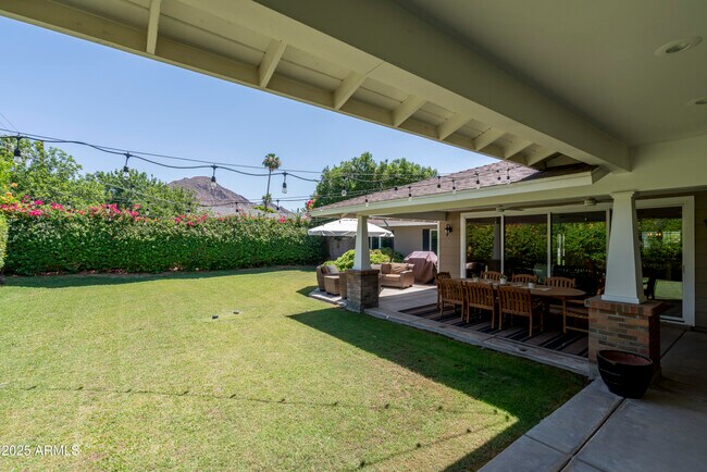 Building Photo - 4628 N Avenida Del Puente