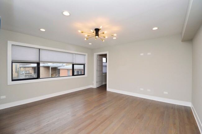 Building Photo - Newly Remodeled 1 Bedroom In Amazing Ander...