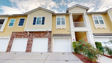 Building Photo - 218 Larkin Pl