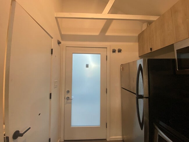 Photo - Modern Studio Apartment!