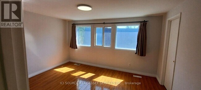 Photo du bâtiment - 177 McNicoll Ave