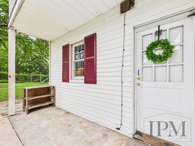 Foto del edificio - Available Now Beautiful 4 Bedroom Home with Garage, Central Air & Large Yard in York City.