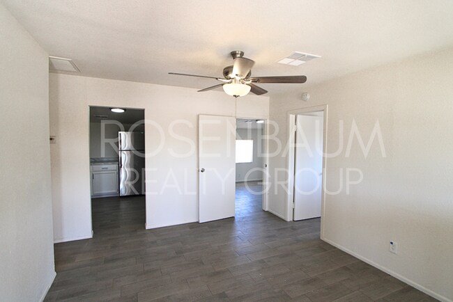 Building Photo - Charming 2-bedrooms, 1-bath home in the he...