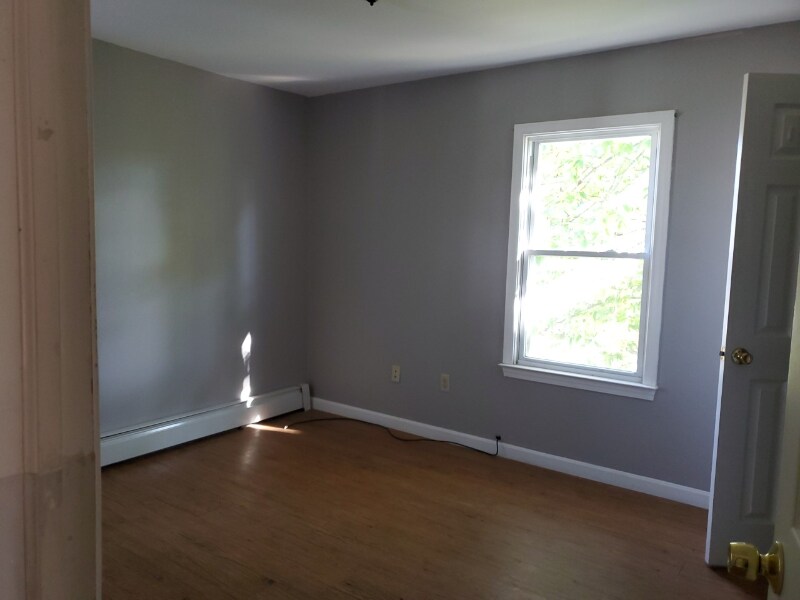 9 Mechanic St Unit A, Griswold, CT 06351 Room for Rent in Griswold