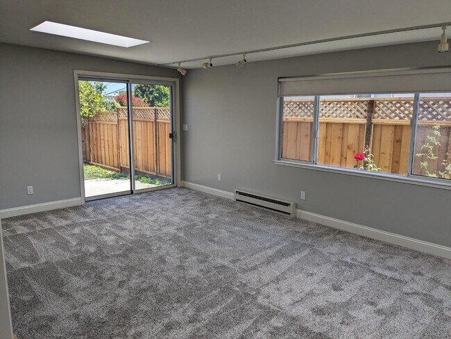 Building Photo - 1441 Kains Ave