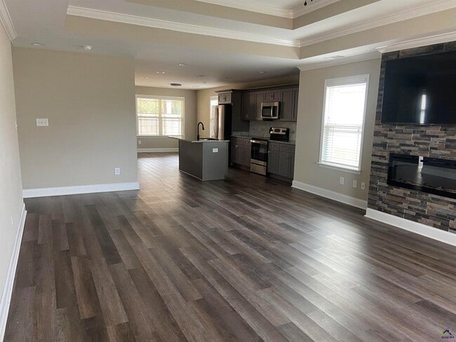 Building Photo - 315 Lasso Drive