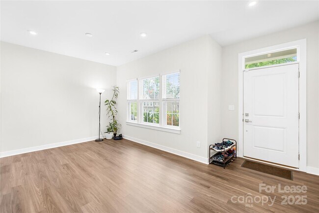 Foto del edificio - 10142 Black Locust Ln