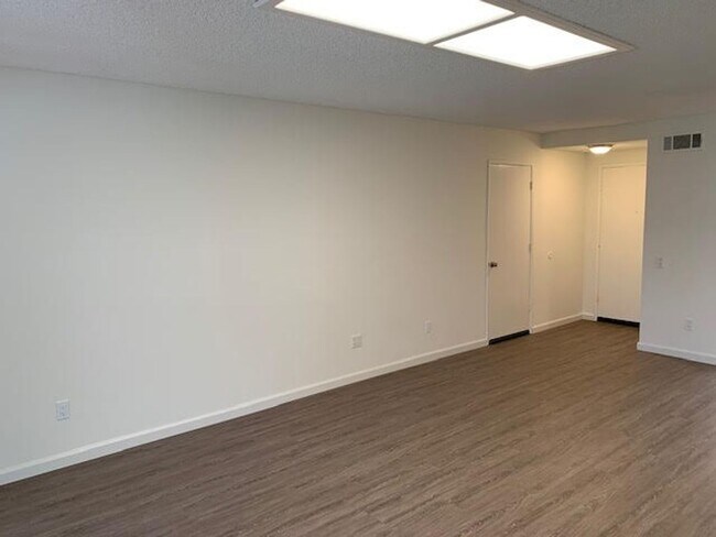 Foto del edificio - A beautiful Del Mar model for lease in Leisure Village