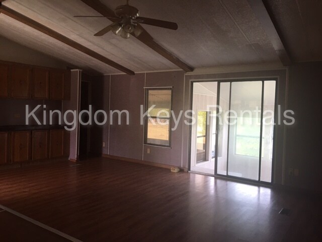 Building Photo - 123 Yates Rd
