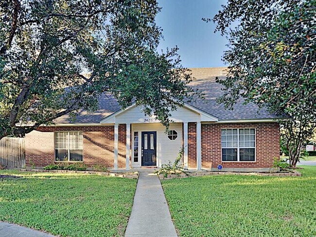 Building Photo - *No Application Fee*