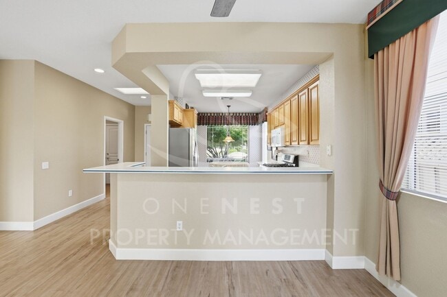 Building Photo - 55+ Sun City home, Private 2 bedroom 2 bathroom home