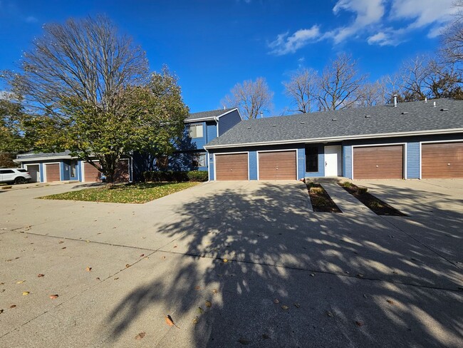 Building Photo - 2555 Clayton Blvd