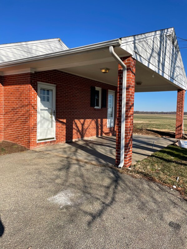 Foto del edificio - 28470 Lambs Meadow Rd