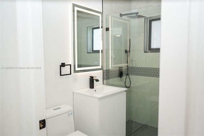 Foto del edificio - 2411 NW 9th St