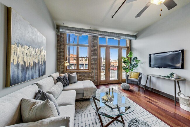 Foto del edificio - 3133 N Lakewood Ave
