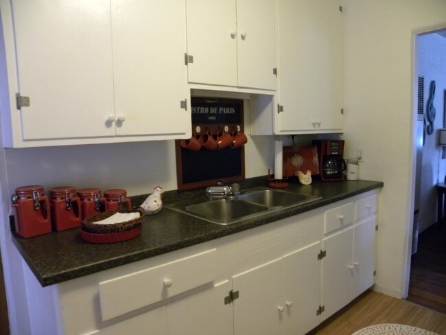 Kitchen - 1107 N Auburn Ave