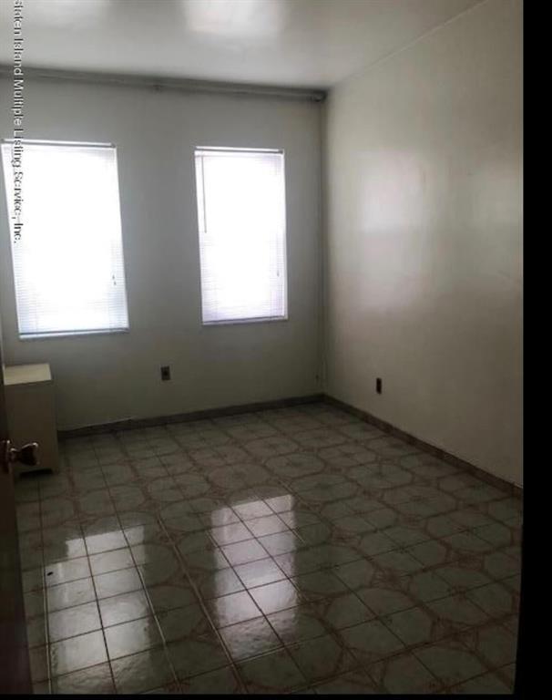 Primary Photo - 1422 E 2nd St