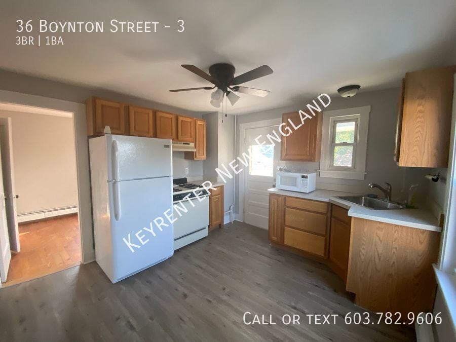 36 Boynton St Unit 3, Manchester, NH 03102 Room for Rent in