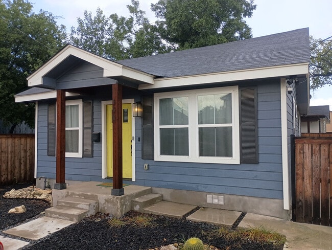 Building Photo - Room in House on Mississippi