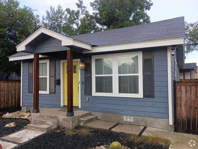 Building Photo - Room in House on Mississippi