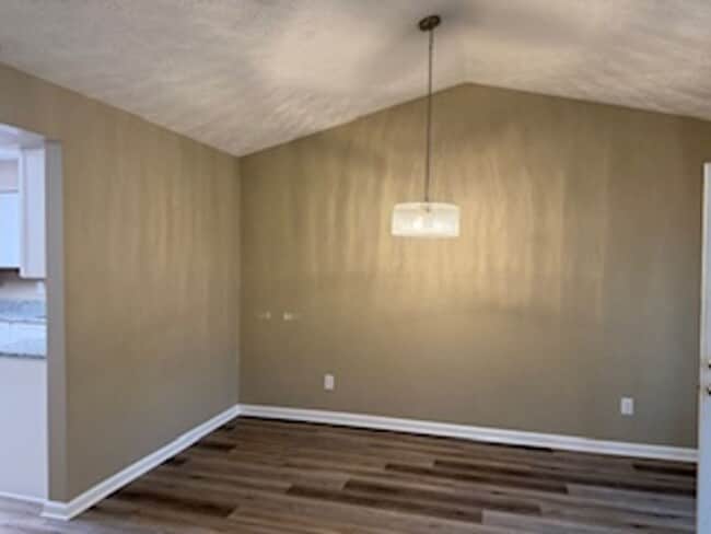 Building Photo - Knoxville 37934 - 2 bedroom, 2 bath condo - Contact Susan Niedergeses (865) 300-4722