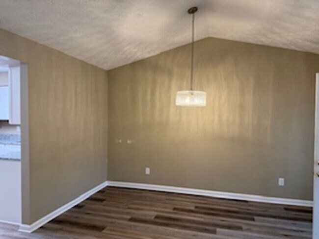 Foto del edificio - Knoxville 37934 - 2 bedroom, 2 bath condo - Contact Susan Niedergeses (865) 300-4722